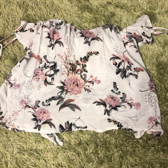 Spring outfit bundle! - Picture 2 of 8